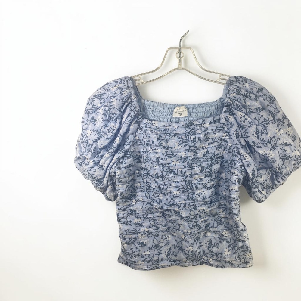 Abercrombie Kids Blue Floral Puff Sleeve Smocked Back Top Size 13/14